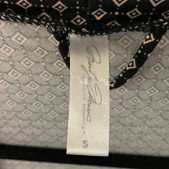 Marilyn Monroe Size S Robe - Picture 4 of 5